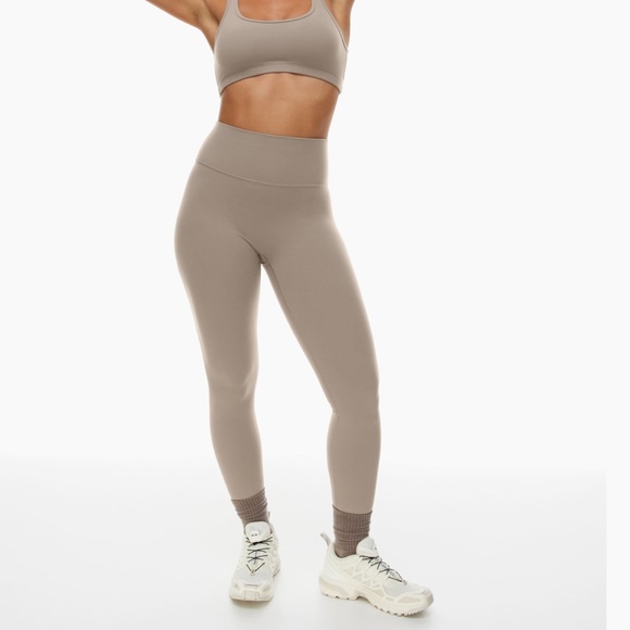 Aritzia TnAction TnaBUTTER Infinite High Rise - Picture 1 of 3